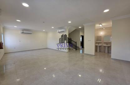 Villa - 6 Bedrooms - 6 Bathrooms for rent in Al Kheesa - Al Kheesa - Umm Salal Mohammed