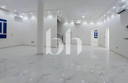 Villa - 4 Bedrooms - 6 Bathrooms for rent in Street 870 - Al Duhail South - Al Duhail - Doha