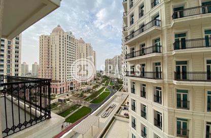 Apartment - 2 Bedrooms - 4 Bathrooms for rent in Floresta Gardens - Floresta Gardens - The Pearl Island - Doha
