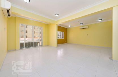 Apartment - 2 Bedrooms - 2 Bathrooms for rent in Al Mansoura - Al Mansoura - Doha