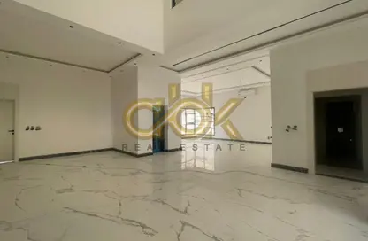 Villa - 6 Bedrooms - 7 Bathrooms for rent in Al Kheesa - Al Kheesa - Umm Salal Mohammed