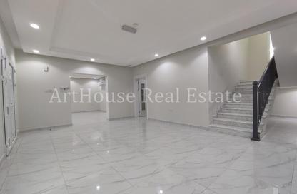 Villa - 4 Bedrooms - 4 Bathrooms for rent in Muraikh - AlMuraikh - Doha