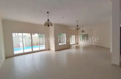 فيلا - 4 غرف نوم - 5 حمامات للايجار في الوعب - الوعب - الدوحة