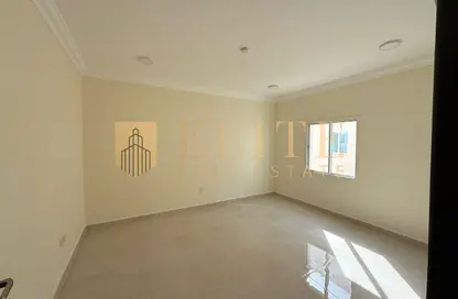 Villa - 6 Bedrooms - 6 Bathrooms for rent in Al Kheesa - Al Kheesa - Umm Salal Mohammed