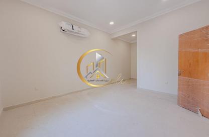 Apartment - 1 - 2 for rent in Abu Jabair Street - Al Muntazah - Doha
