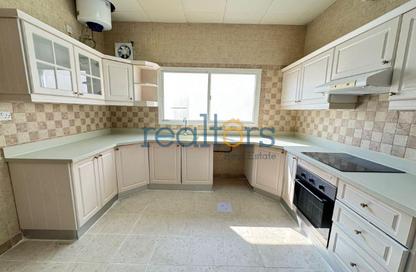 Compound - 4 - 4 for rent in OqbaBin Nafie Steet - Old Airport Road - Doha