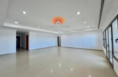Apartment - 3 Bedrooms - 5 Bathrooms for rent in East Porto Drive - Porto Arabia - The Pearl Island - Doha