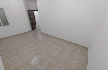 Apartment - 2 Bedrooms - 2 Bathrooms for rent in Anas Street - Fereej Bin Mahmoud North - Fereej Bin Mahmoud - Doha