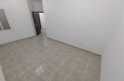 Apartment - 2 Bedrooms - 2 Bathrooms for rent in Anas Street - Fereej Bin Mahmoud North - Fereej Bin Mahmoud - Doha