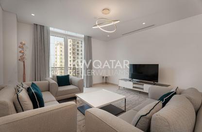 Apartment - 2 Bedrooms - 2 Bathrooms for rent in Floresta Gardens - Floresta Gardens - The Pearl Island - Doha