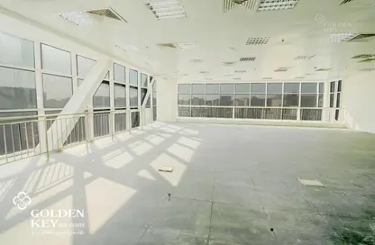 مساحات مكتبية - استوديو - 2 حمامات للايجار في شارع حطين - المنتزه - الدوحة