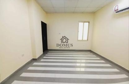 Apartment - 2 Bedrooms - 3 Bathrooms for rent in Thabit Bin Zaid Street - Al Mansoura - Doha