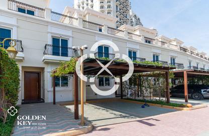 Villa - 5 Bedrooms - 6 Bathrooms for rent in The Garden - Floresta Gardens - The Pearl Island - Doha