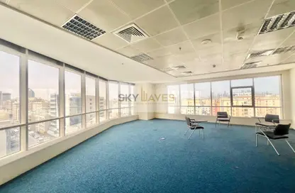 مساحات مكتبية - 4 غرف نوم - 2 حمامات للايجار في شارع انس - فريج بن محمود الشمالي - فريج بن محمود - الدوحة