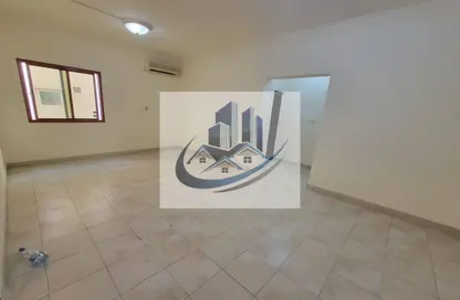 Apartment - 2 Bedrooms - 2 Bathrooms for rent in Al Mansoura - Al Mansoura - Doha
