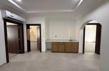 مجمع سكني - 5 - 4 للايجار في شارع الوعب - الوعب - الدوحة