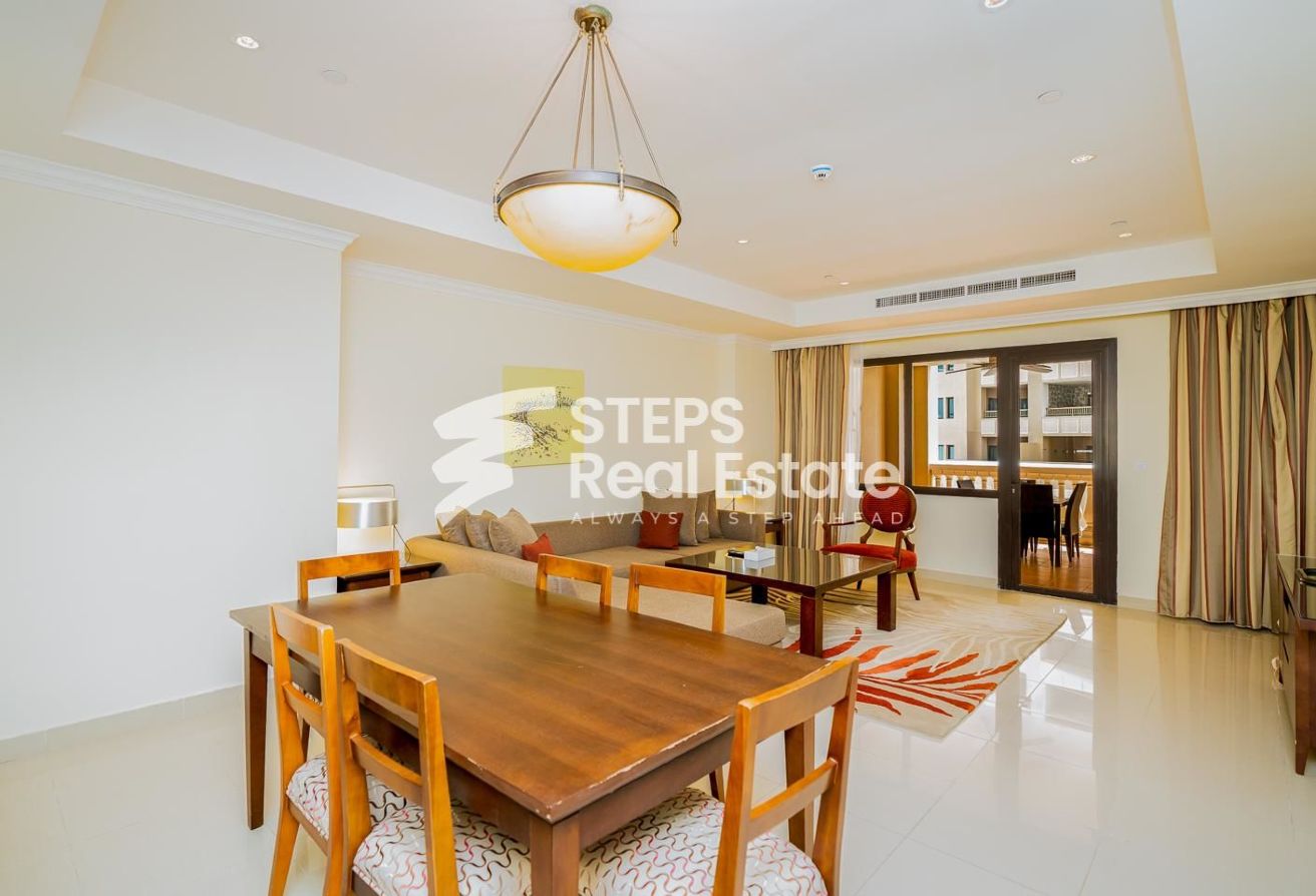 Spacious Apartment with Pool in The Pearl