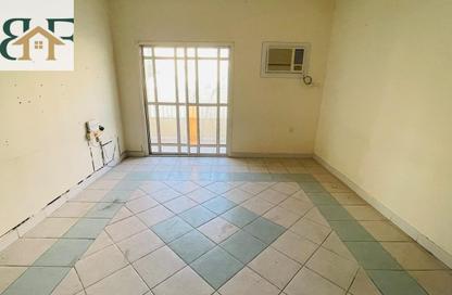 Apartment - 2 Bedrooms - 2 Bathrooms for rent in Al Mansoura - Al Mansoura - Doha