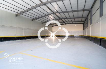 Warehouse - Studio - 4 Bathrooms for rent in Industrial Area 2 - Industrial Area - Industrial Area - Doha