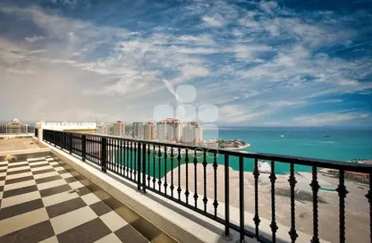 (بنتهاوس  (روف - 4 غرف نوم - 5 حمامات للايجار في برج 2 - فيفا بحرية - جزيرة اللؤلؤة - الدوحة