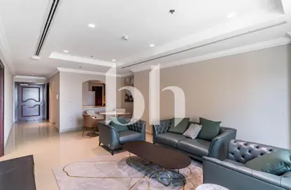 Apartment - 1 Bedroom - 2 Bathrooms for rent in West Porto Drive - Porto Arabia - The Pearl Island - Doha