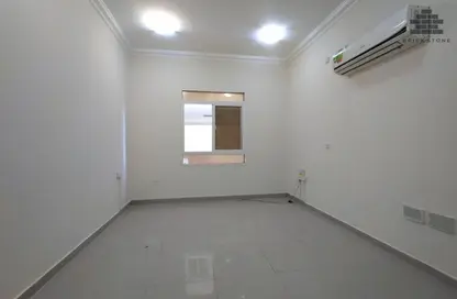 Apartment - 2 Bedrooms - 2 Bathrooms for rent in Al Mansoura - Al Mansoura - Doha