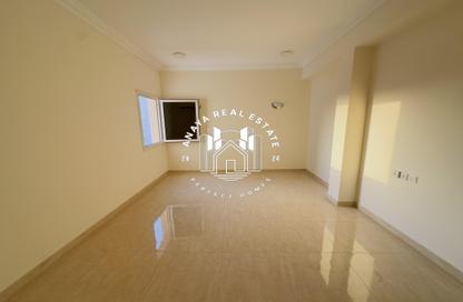 Apartment - 2 Bedrooms - 2 Bathrooms for rent in Al Mansoura - Al Mansoura - Doha