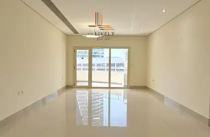 Apartment - 2 Bedrooms - 2 Bathrooms for rent in Marina Tower 23 - Marina District - Lusail