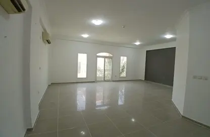 Apartment - 2 Bedrooms - 2 Bathrooms for rent in Street 871 - Al Duhail South - Al Duhail - Doha