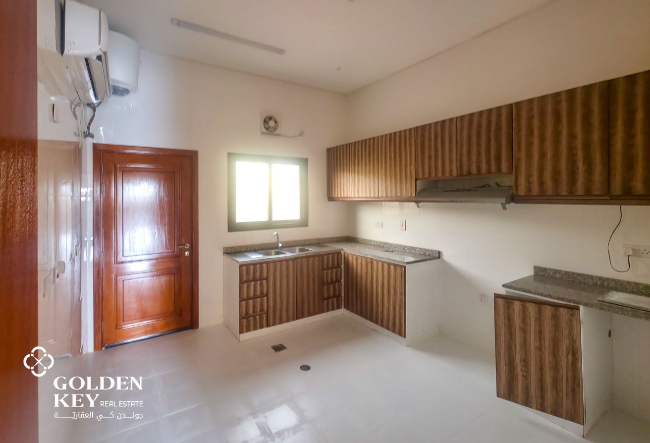 5-Bedroom Villa in Secure Compound | Markhiya