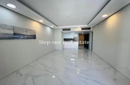 شقة - 2 غرف نوم - 3 حمامات للايجار في مبنى ريفان - الاركية سيتي - الوسيل