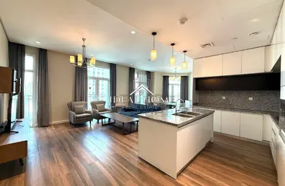 Apartment - 2 Bedrooms - 3 Bathrooms for rent in Floresta Gardens - Floresta Gardens - The Pearl Island - Doha