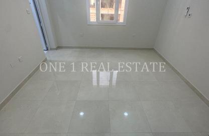 Apartment - 2 Bedrooms - 3 Bathrooms for rent in Al Nasr Street - Al Nasr - Doha