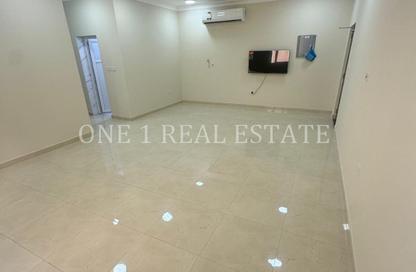 Apartment - 2 Bedrooms - 3 Bathrooms for rent in Al Nasr Street - Al Nasr - Doha