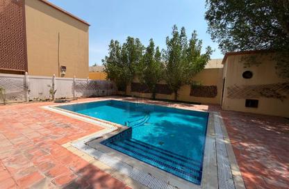 مجمع سكني - 5 غرف نوم - 4 حمامات للايجار في سلاطة الجديدة - سلاطة - الدوحة