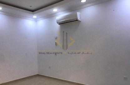 Apartment - 2 Bedrooms - 1 Bathroom for rent in Al Dafna - Al Dafna - Doha