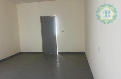 Warehouse - Studio - 6 for rent in East Industrial Street - Birkat Al Awamer - Al Wakra