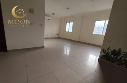 شقة - 2 غرف نوم - 2 حمامات للايجار في فريج عبد العزيز - فريج عبد العزيز - الدوحة