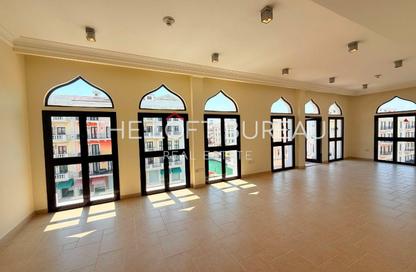 Apartment - 3 Bedrooms - 3 Bathrooms for rent in Murano - Qanat Quartier - The Pearl Island - Doha