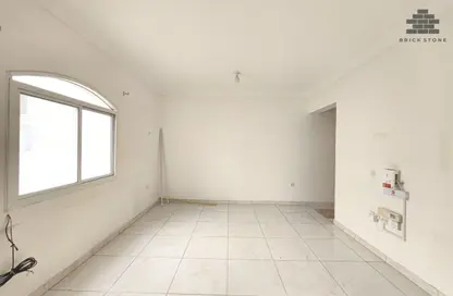 شقة - 2 غرف نوم - 2 حمامات للايجار في منتزه 7 - المنتزه - الدوحة