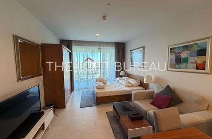 Apartment - Studio - 1 Bathroom for rent in Viva West - Viva Bahriyah - The Pearl Island - Doha