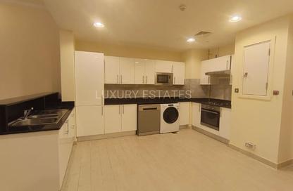 Apartment - 1 Bedroom - 2 Bathrooms for rent in Fox Hills South - Fox Hills - Lusail