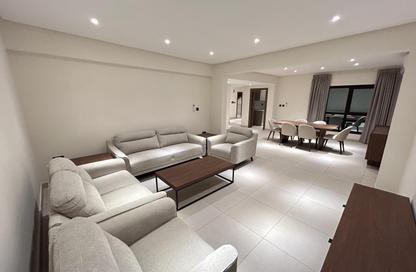 Apartment - 3 Bedrooms - 3 Bathrooms for rent in Umm Ghuwailina 4 - Umm Ghuwailina - Doha