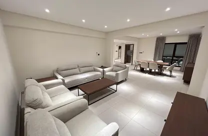 Apartment - 3 Bedrooms - 3 Bathrooms for rent in Umm Ghuwailina 4 - Umm Ghuwailina - Doha