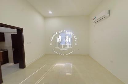 Apartment - Studio - 1 Bathroom for rent in Rawdat Al Hamama - Al Daayen