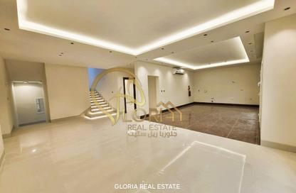 Villa - 7 Bedrooms - 7+ Bathrooms for rent in Izghawa - Izghawa - Doha