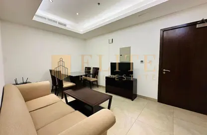 Apartment - 2 Bedrooms - 2 Bathrooms for rent in Hakeem Bin Hazam Street - Mughalina - Doha