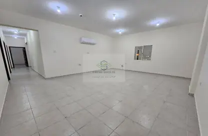 Apartment - 3 Bedrooms - 3 Bathrooms for rent in Asim Bin Omar Street - Al Mansoura - Doha