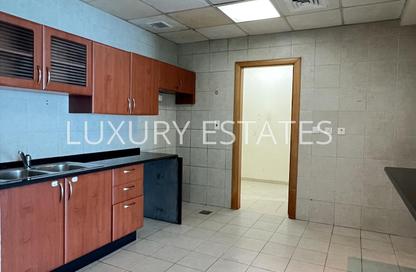 Apartment - 2 Bedrooms - 3 Bathrooms for rent in Zig Zag Tower B - Zig Zag Towers - West Bay - Doha
