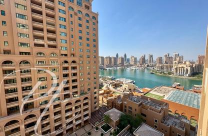 Apartment - 1 - 2 for sale in Tower 28 - Porto Arabia - The Pearl Island - Doha